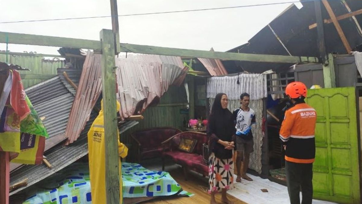 Empat Rumah di Makassar Rusak Diterjang Angin Kencang