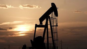 ロシアに対する西側の制裁により、原油価格は1バレル当たり100.99米ドルを破ったとされる