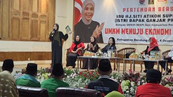 Siti Atikoh Ganjar:一个强大的家庭的领导者,一定是幸福的公民
