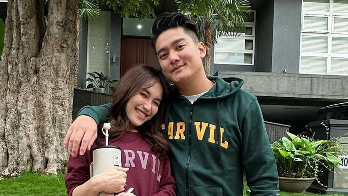 Together With Boy William Again, Ayu Ting Ting Explains The Reason For Covering Her Relationship With Muhammad Fardhana