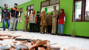 Gerak Cepat Ganjar Tinjau Dampak Gempa di Wonogiri, Prioritaskan Perbaikan Sekolah