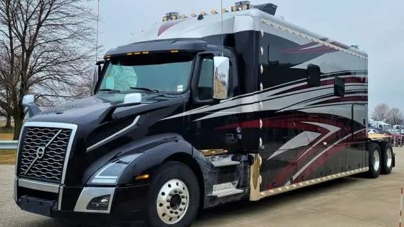 This Long-distance Truck Was Designed Like A Luxury Apartment