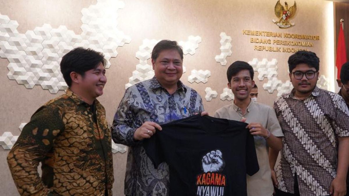 زار إلى جاكرتا ، الوزير المنسق Airlangga يدعو BEM UGM لانتقاد السياسة العامة