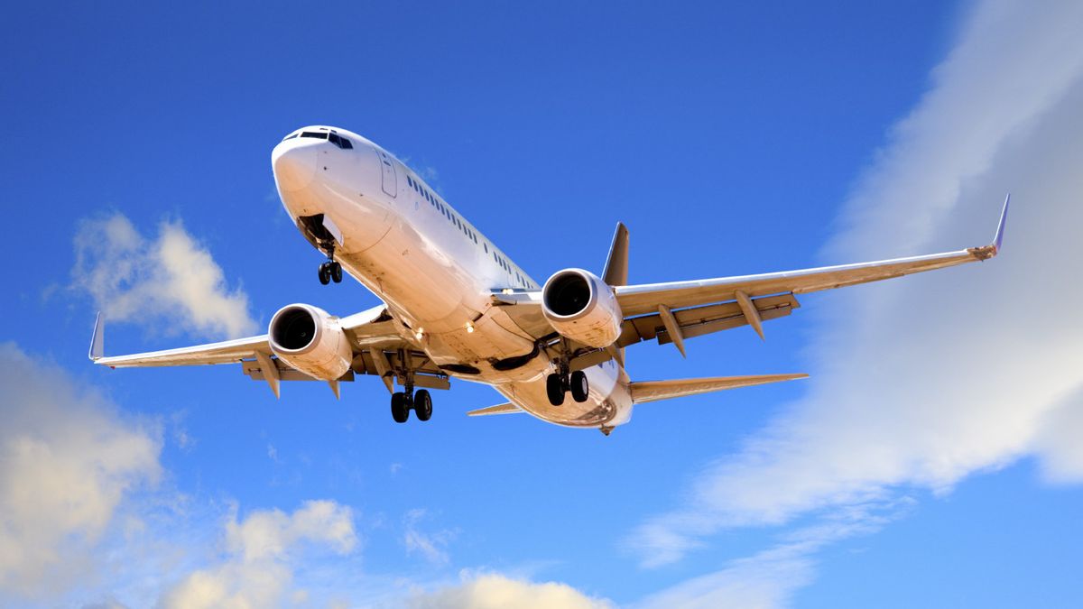巴萨纳斯：搜索斯里维贾亚航空SJ 182航班受能见度限制