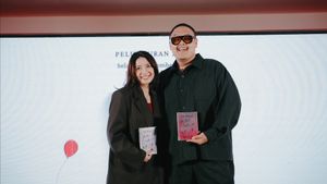 Cerita Marchella FP Gaet Sal Priadi hingga Ariel NOAH Jadi Kolaborator Buku Baru