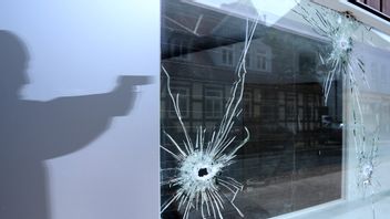 Memori Pahit Aksi Penembakan Brutal di Sekolah 21 Tahun Silam