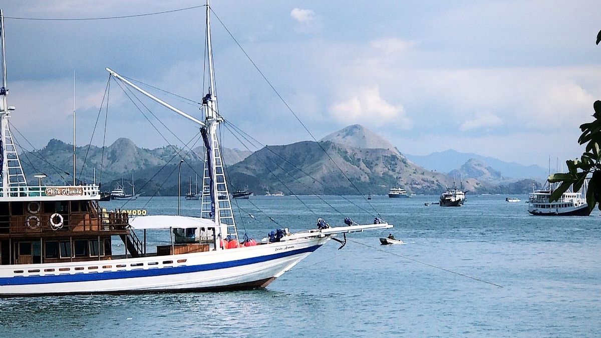 In The Aftermath Of The KLM Tiana Sinking Incident, Sandiaga Uno Has Sent A Team To Review The Standard Of Tourist Boats In Labuan Bajo
