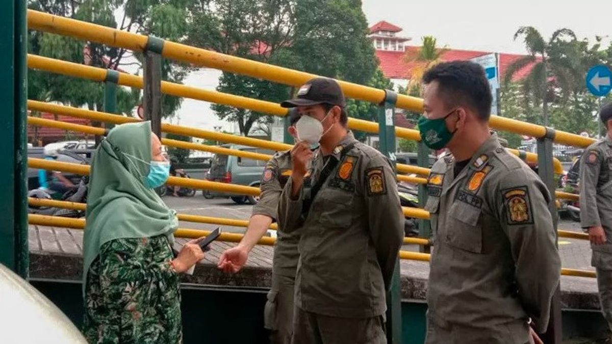 Cegah Naiknya COVID-19, Yogyakarta Kembali Gencarkan Operasi Masker di Tempat Umum