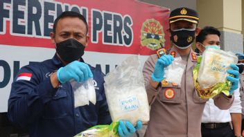 Save 3.9 Kg Of Crystal Methamphetamine, Two Civil Servants In Palu Prison Arrested At Official House