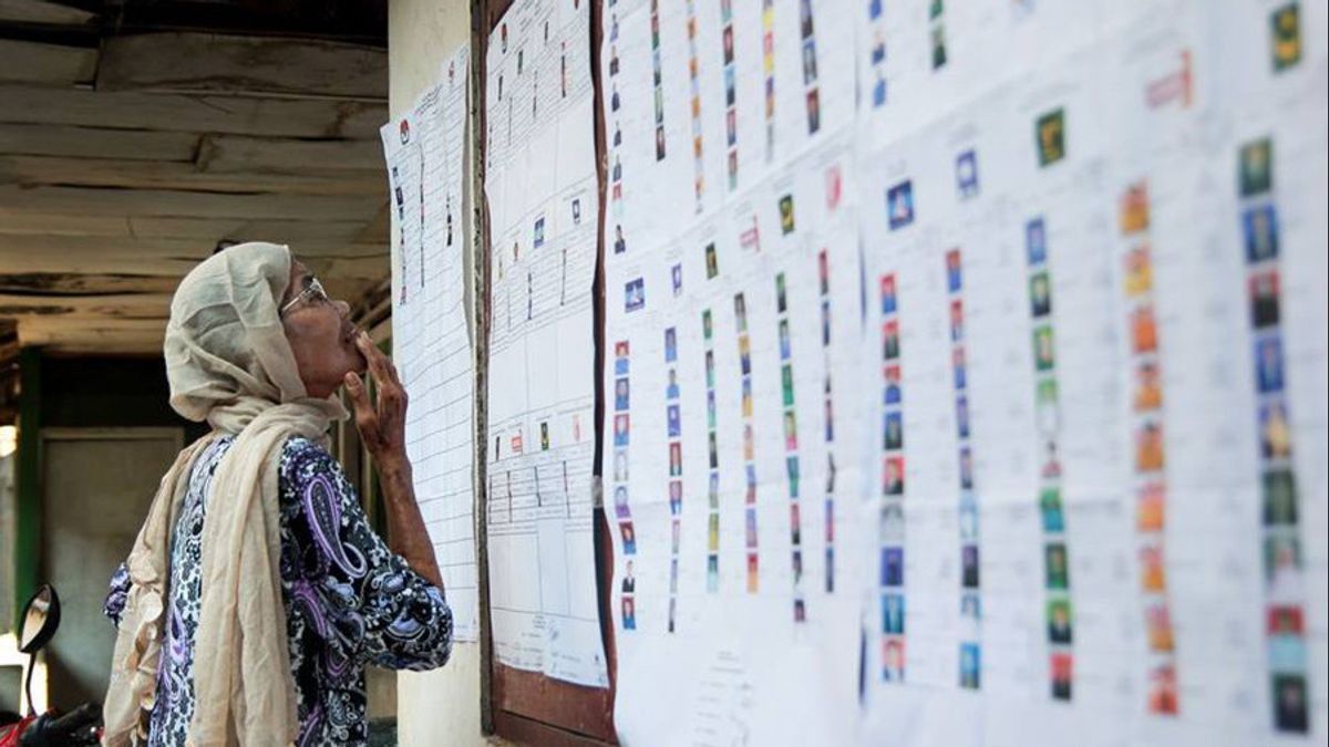 في دفعة من تكاليف انتخابات 2024 ، سري مولياني يصرف 14 تريليون روبية إندونيسية إلى KPU و 5.5 تريليون روبية إندونيسية إلى Bawaslu