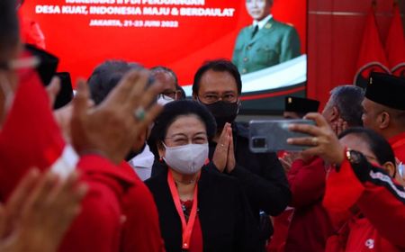 Megawati Ingatkan Kader PDIP Jangan Lupakan Rakyat Saat Dapat Jabatan