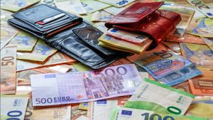 Money Laundering in Italy Estimated to Reach 25--35 Billion Euros per Year