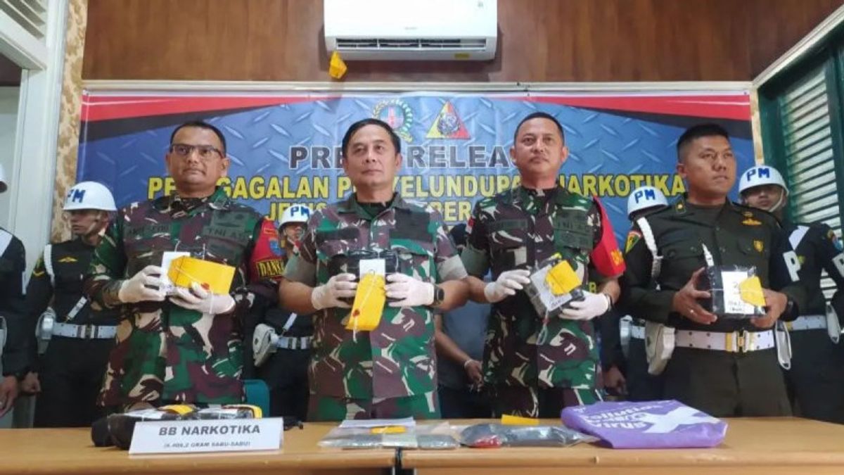 TNI AD n’a pas manqué de trafic de 6,3 kilogrammes de drogues à la frontière du Kalimantan oriental