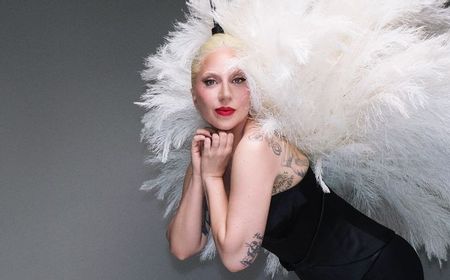 Terungkap Lady Gaga Sudah Tunangan dengan Michael Polansky