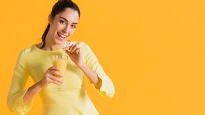 7 Minuman Tinggi Serat yang Bantu Pencernaan Anda Tetap Lancar saat Ramadan