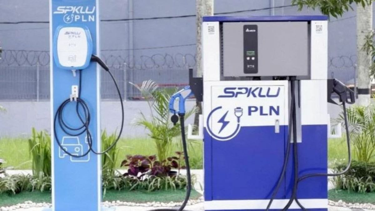 PLN在古邦展示充电站，希望减少碳排放