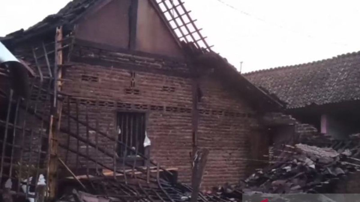 Angin Puting Beliung Terjang 3 Desa di Madiun Jatim, Ratusan Rumah Warga Rusak