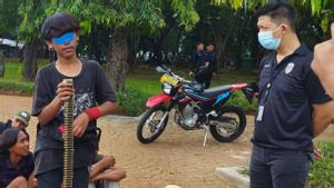 Remaja Bertato Tengkorak Bawa 63 Selongsong Peluru di Demo 11 April, Eko Kuntadhi Sinyalir Ada Perangkap Biar Indonesia Rusuh
