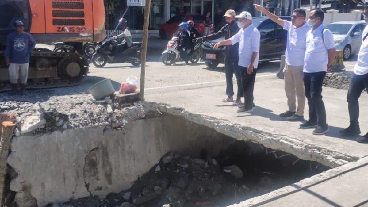لذلك غمرت المياه "الاشتراك" خلال موسم الأمطار ، مدينة جورونتالو تبني قناة أخرى