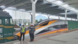 Ekonom Sebut Proyek Kereta Cepat Jakarta-Bandung Ibarat Simalakama: Maju Rugi, Mundur Apalagi