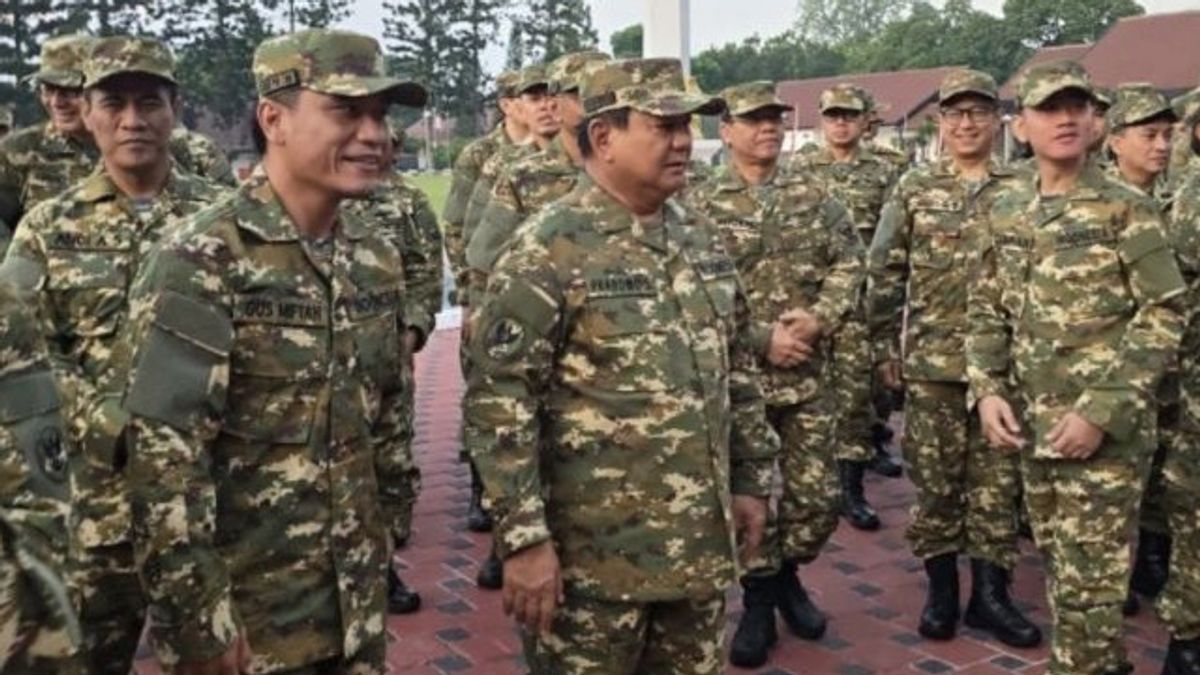 Alasan Prabowo Latih Para Menteri Baris Berbaris: Kita Harus Bergerak Seirama