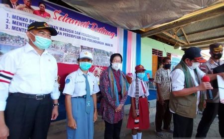 Mensos Risma ke NTT Bareng Menko PMK, Bagi-bagi Bantuan Rp4,8 Miliar