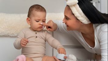 Comment choisir un humidifier pour les bébés avec des peaux sensibles