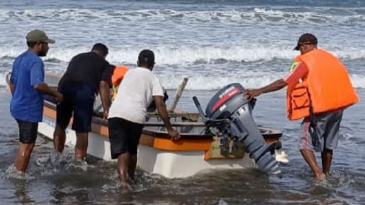 Tim SAR Gabungan Cari Pelajar SMKN 5 Sarmi Tenggelam di Pantai Bonggo