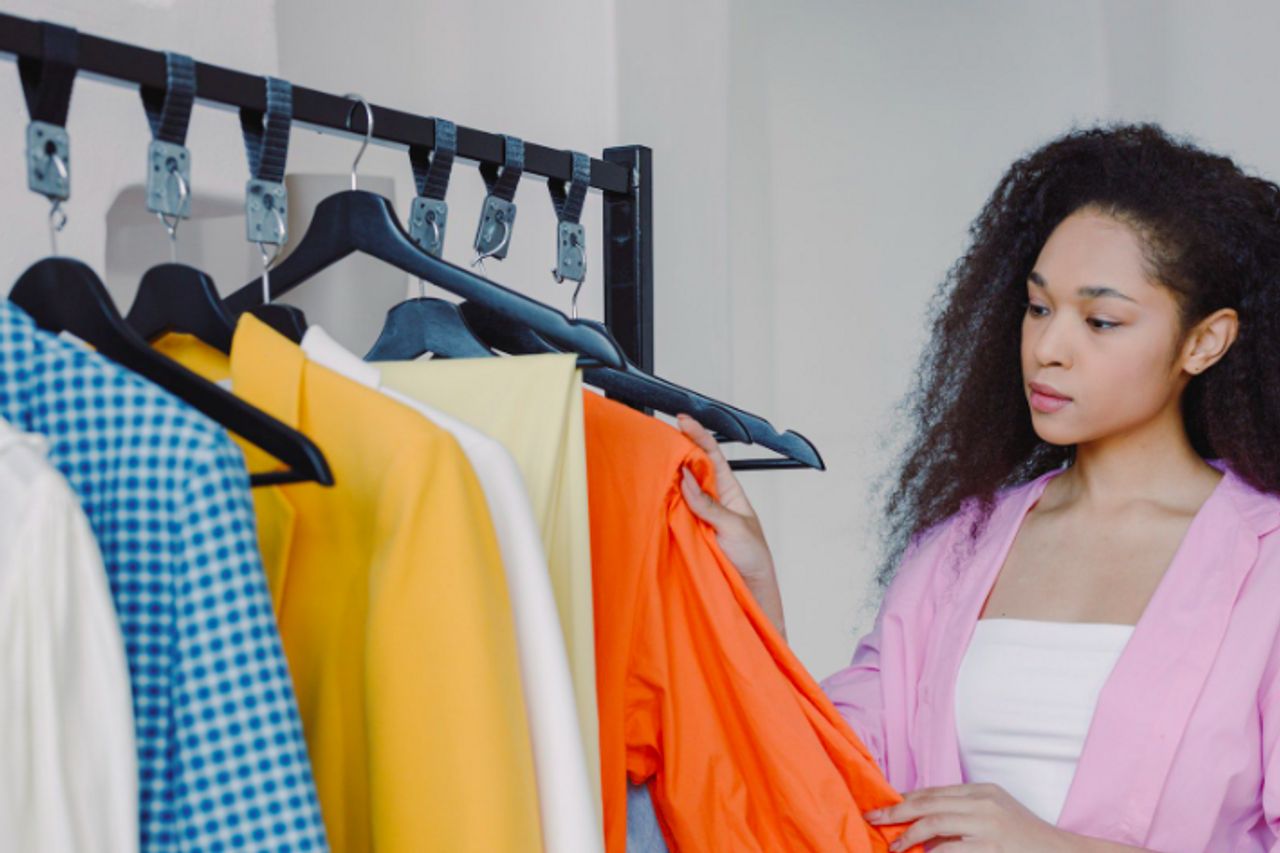 Les jeunes peuvent jouer un rôle actif dans la mode durable : Voici 3 conseils