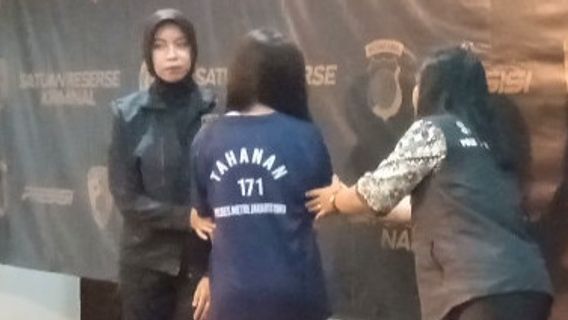 ‘Saya Sayang Suami’ Ungkap Melody Sharon di Depan Polisi Usai Tabrak Suaminya Kala Tepergok Selingkuh 