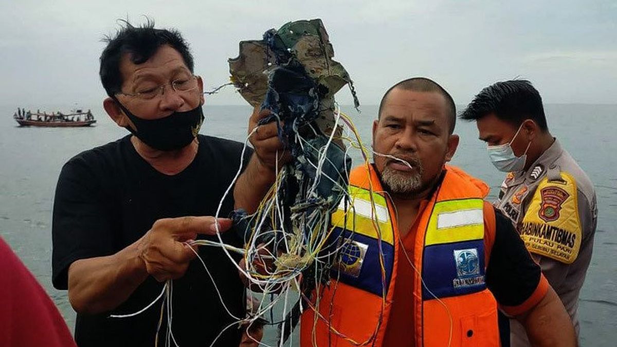 PMI Siagakan Personel dan Peralatan Dukung Pencarian Pesawat Sriwijaya SJ 182