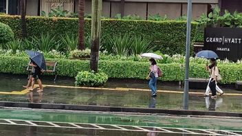 准备好雨伞,预计今天印度尼西亚大部分地区的小雨将降落