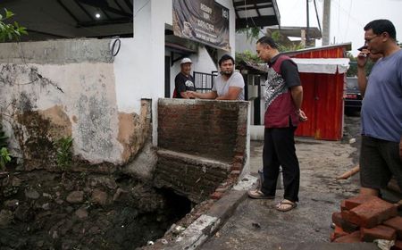 Angin Kencang dan Hujan Deras, Wali Kota Surabaya Imbau Waspadai Cuaca Ekstrem