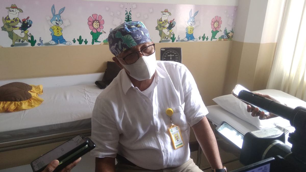أعلن طفل يبلغ من العمر 2 عاما في بالي عن التهاب الكبد الحاد المحتمل ، وتم علاجه في مستشفى سانغلاه