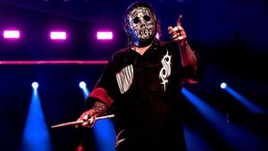 Drumer Slipknot, Jay Weinberg Luncurkan Topeng Baru untuk Knotfest Jepang
