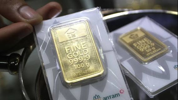 Harga Emas Antam Turun Rp13.000 Jelang Akhir Pekan, Cek Daftarnya di Sini