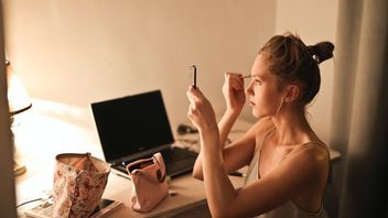 3 Tips For Choosing Contour Makeup Products For Beginners From Beauty Experts