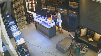 Le voleur du magasin de Prestigetime PIK 2 Arrêté, la police a obtenu 18 heures de mains d’une valeur de 18 milliards de roupies