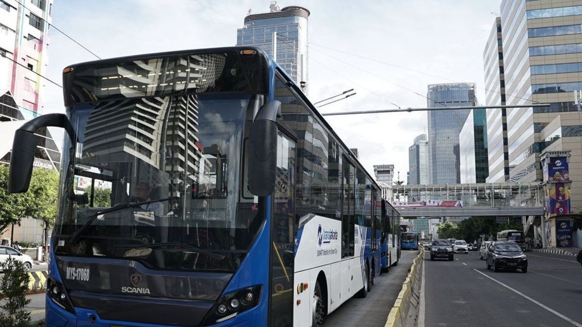 中国的封锁 哈布特抵达 70 辆雅加达采购电动巴士 2022