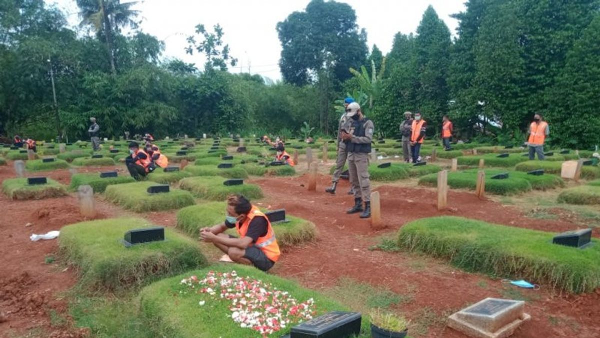 Biar Sadar, Pelanggar Prokes di Tangerang Kena Sanksi Berdoa di Pemakaman 