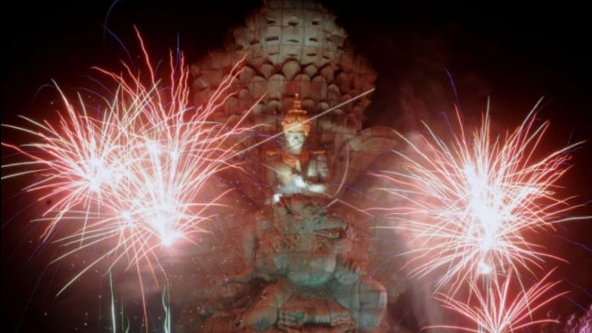可以在巴厘岛庆祝新年 只要你不拥挤，烟花等待州长的决定