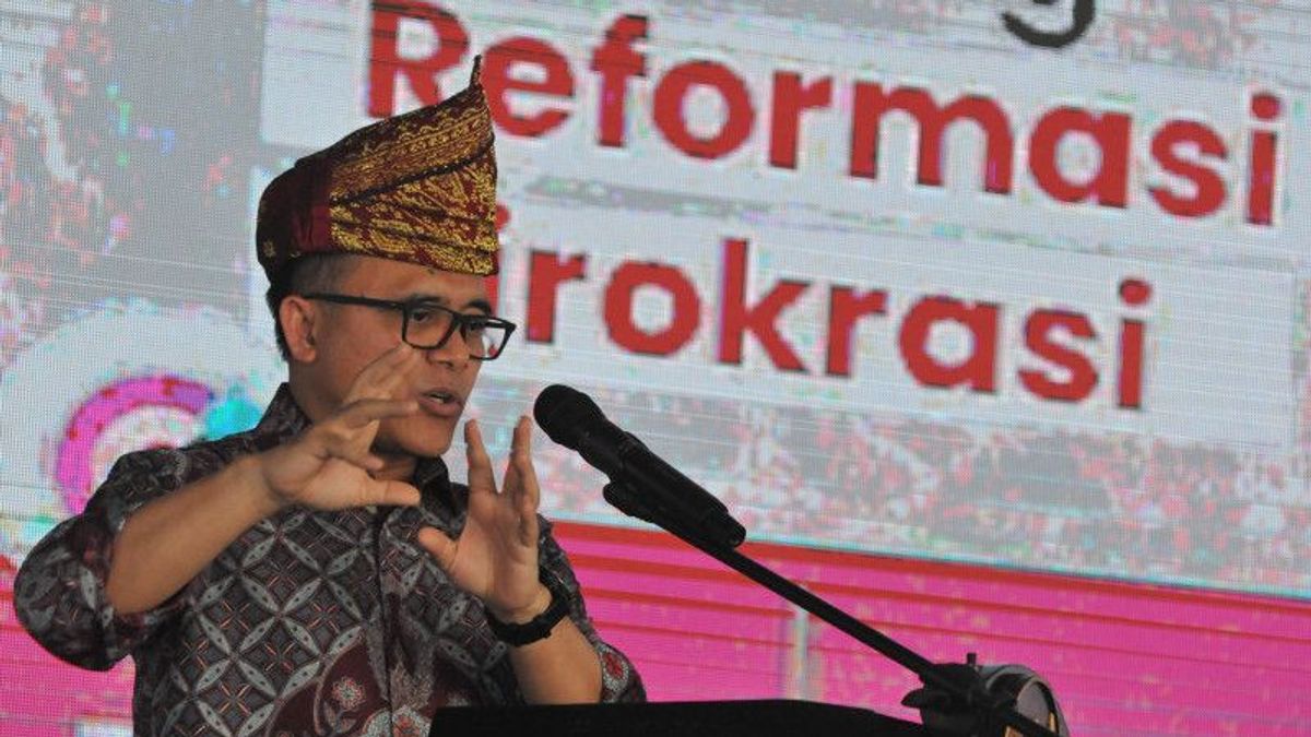 PAN-RB Minister Asks Officials To Obey Jokowi's Directives So As Not To Hold Iftar Together