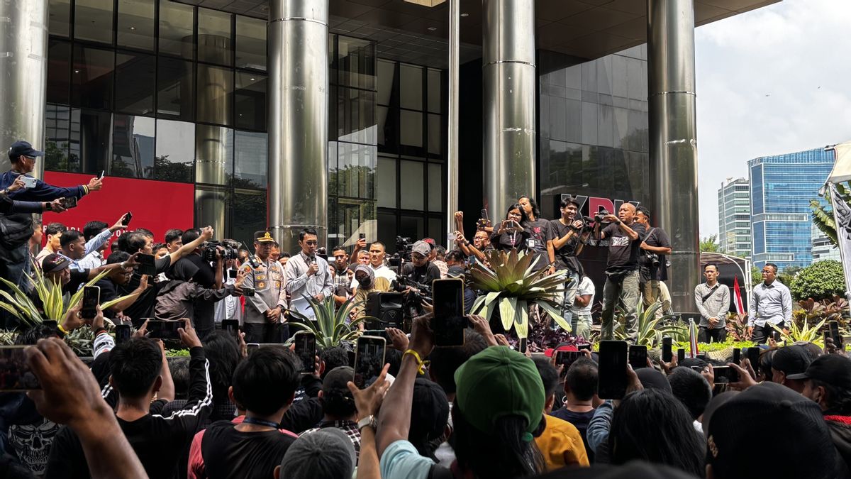 'Sampai Kapan, Woy!', Warga Pati Tak Puas Hanya Dijawab KPK kalau Kasus Sudewo Masih Berjalan