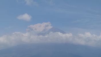 塞梅鲁火山喷发,发射热云1公里