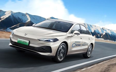 Sedan Roewe D7 DMH Pecahkan Rekor Dunia Jarak Tempuh PHEV