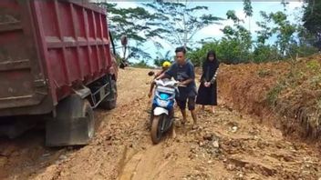 سيتلقى أموالا رئاسية لبناء طرق قروية نائية ، حكومة ولاية موكوموكو تقترح 400 متر روبية إندونيسية