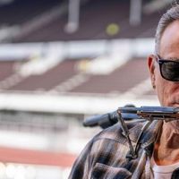 Bruce Springsteen Buka Suara Terkait Status Musisi Miliarder