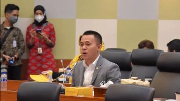 几十年来,非清真食品,鸡肉Widuran Solo被DPR立法者强调
