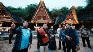 Kunjungi Huta Bolon Simanindo, Menbud: Warisan Batak Toba Harus Jadi Ruang Hidup