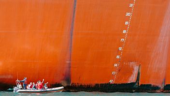 Kapal Tanker Terbalik di Filipina Tumpahkan 1.400.000 Liter Minyak, 1 ABK Hilang